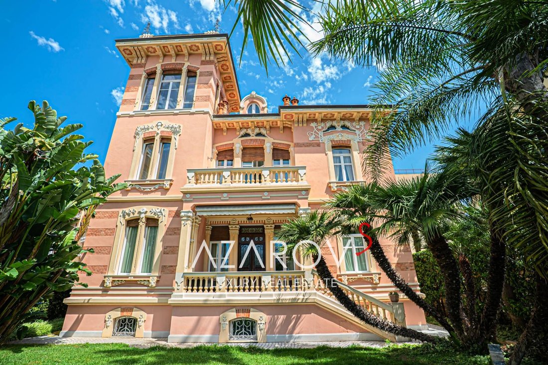 Villa in Taggia, Liguria, Italy 1 - 15751986