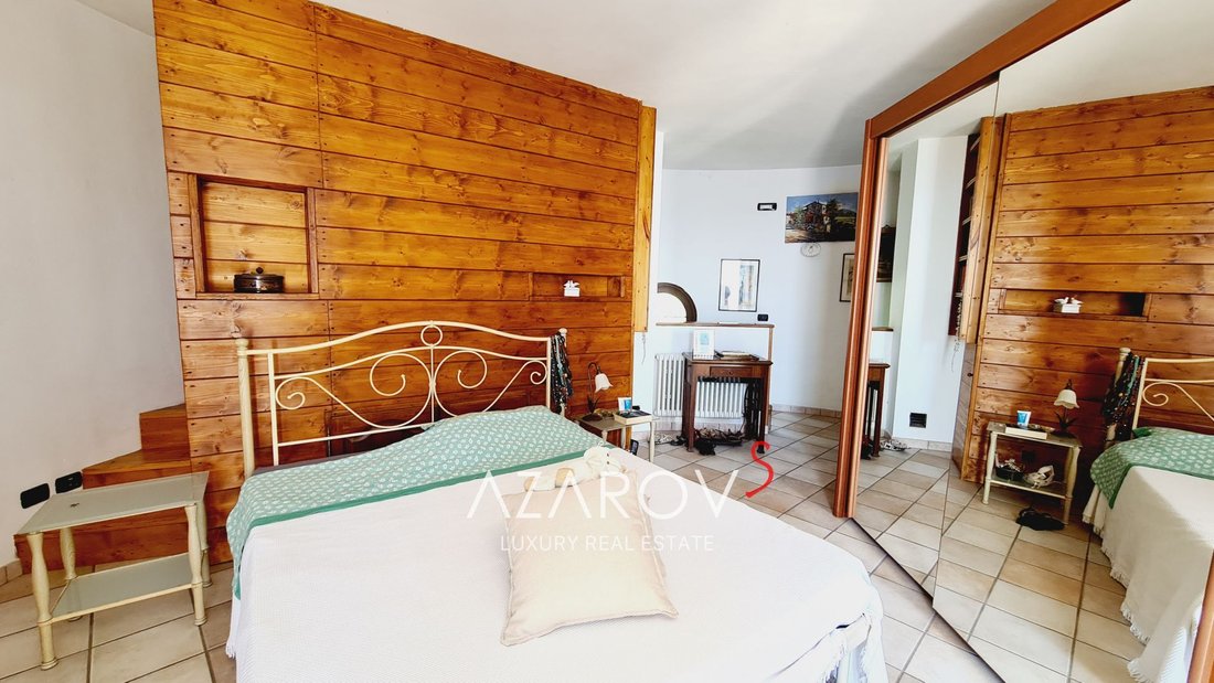 Villa in Grimaldi di Ventimiglia, Ventimiglia, Liguria 2 - 12338032