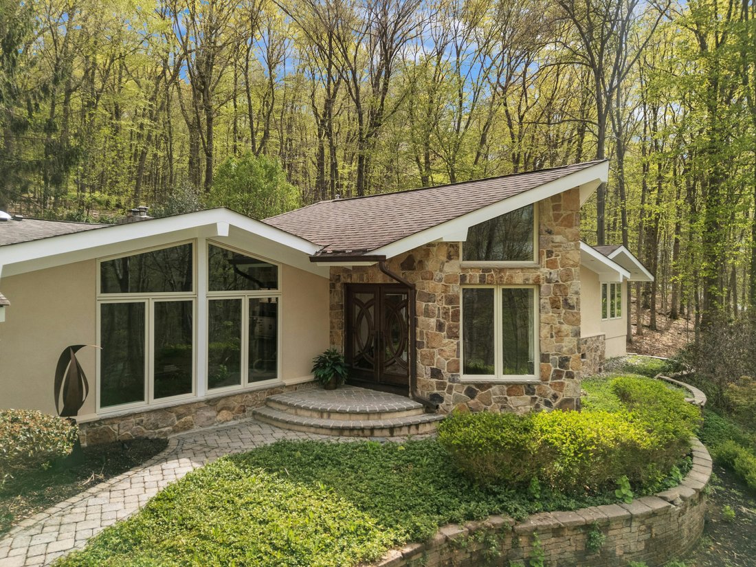House in Mendham, New Jersey, United States 4 - 17837469