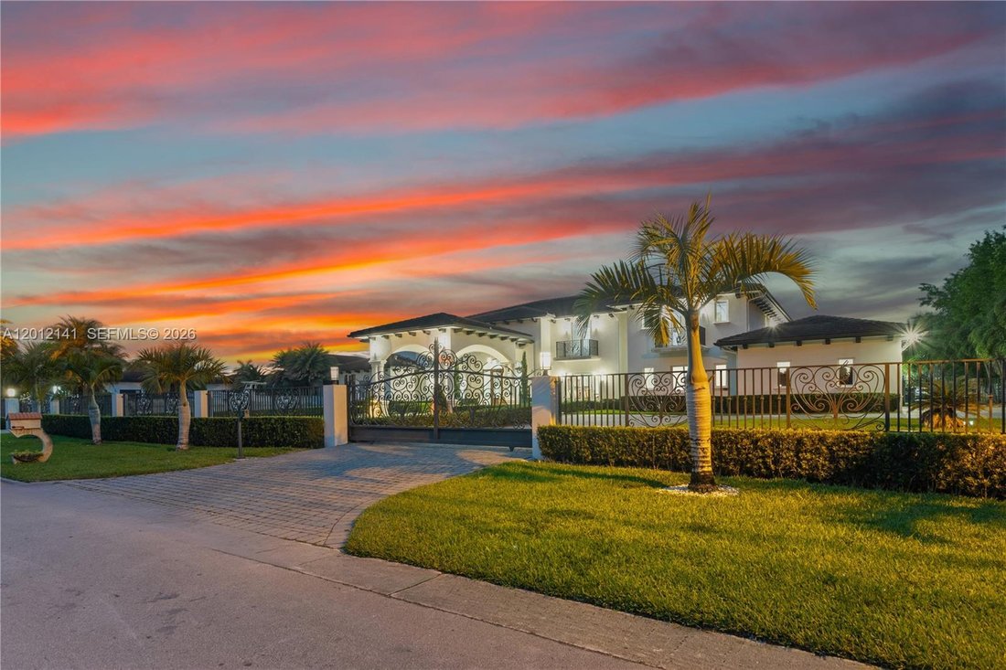 House in Miami, Florida, United States 5 - 17837809
