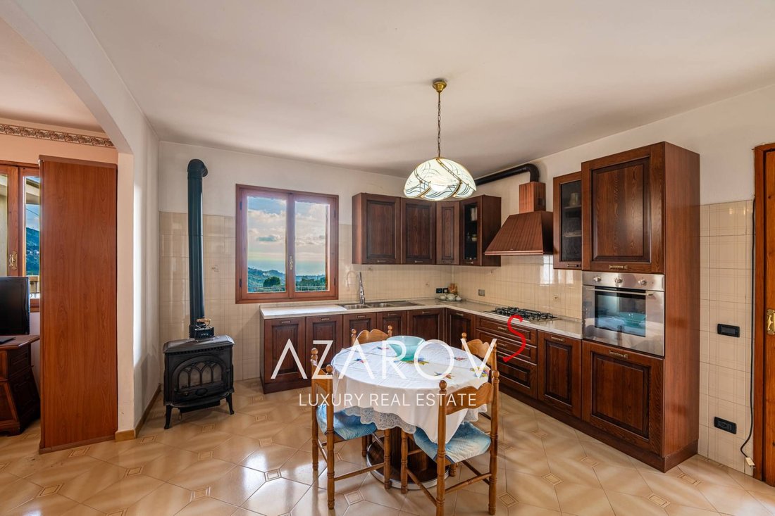Villa in Vallebona, Liguria, Italy 2 - 13710261