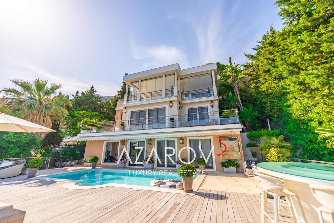 Villa in Menton, Provence-Alpes-Côte d'Azur, France 1 - 12338378