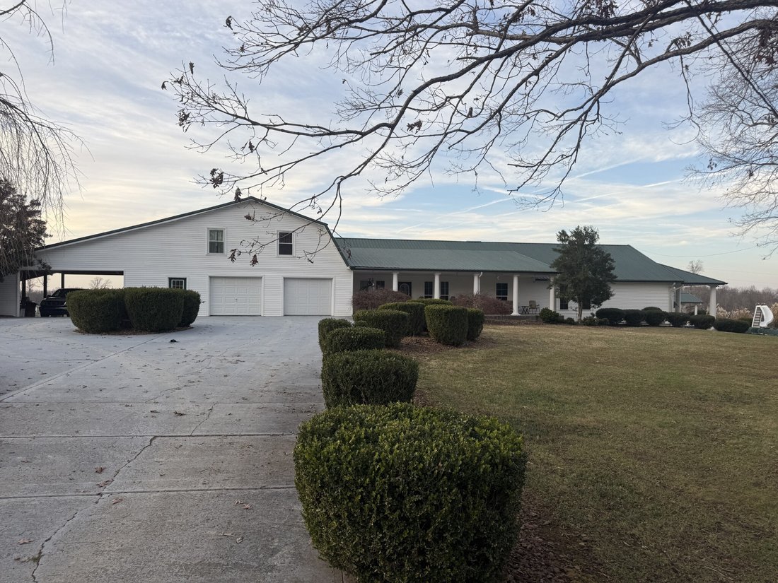 House in Waverly, Tennessee, United States 2 - 17836621