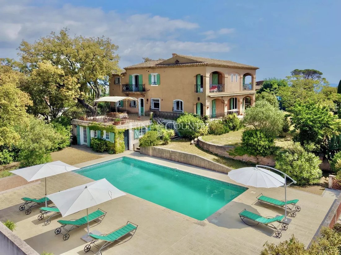Villa in Mandelieu-la-Napoule, Provence-Alpes-Côte d'Azur, France 3 - 17837348