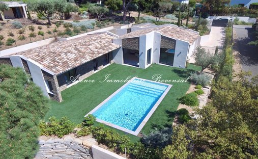 Villa in Ville-Les Saquedes-Le Bouillonnet, Sainte-Maxime, France 1