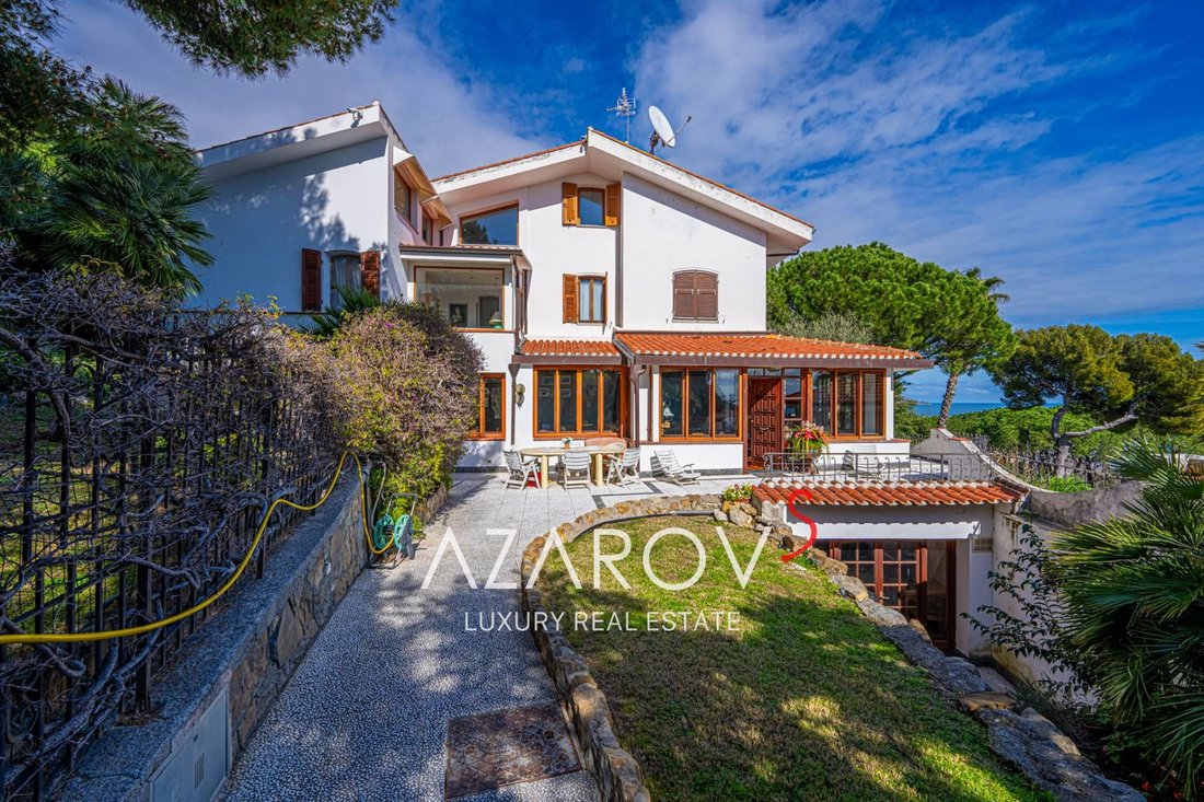 Villa in Foce, Sanremo, Italy 2 - 13999465