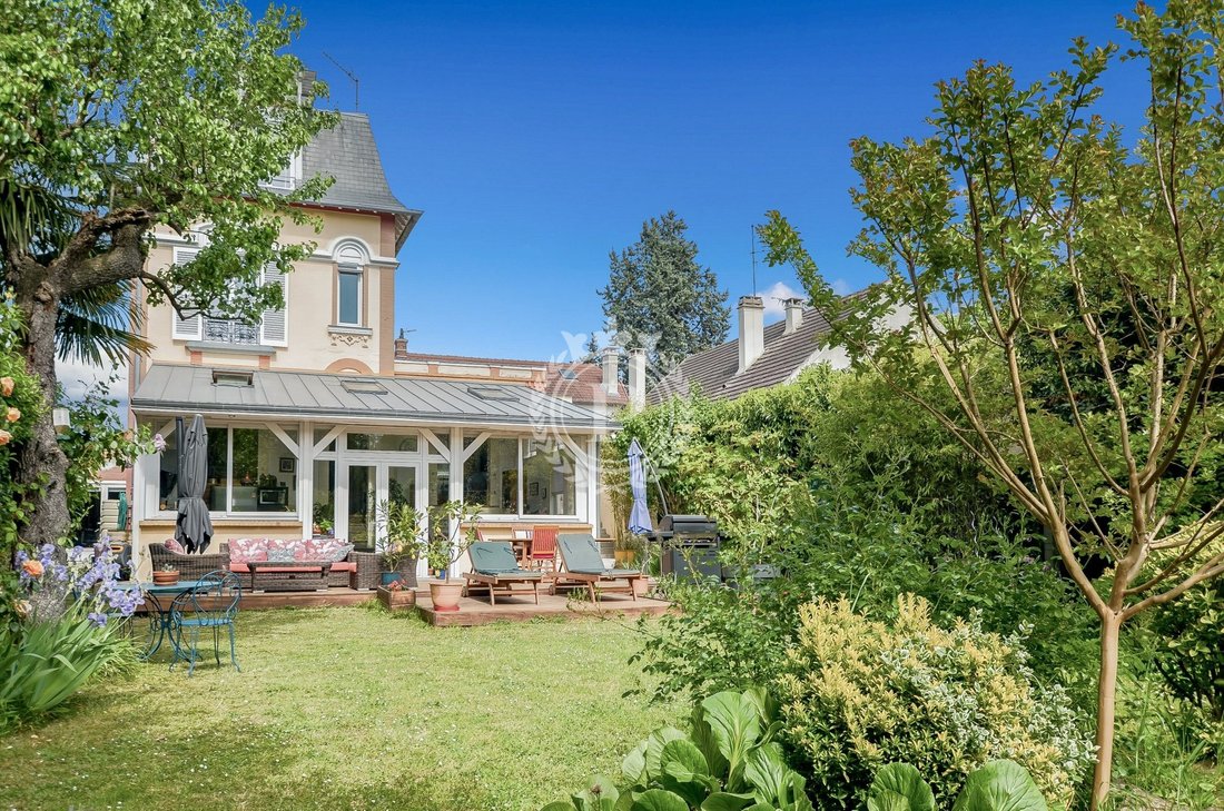 House in Centre Ville-Commerce, Enghien-les-Bains, France 1 - 17837251