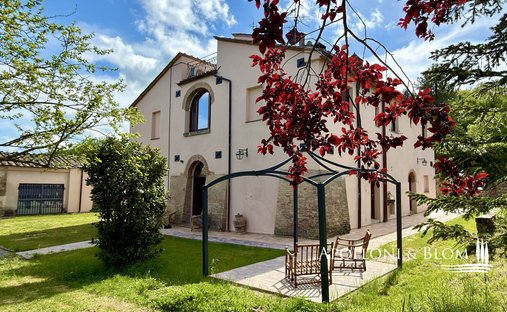 Villa in Sarteano, Tuscany, Italy 1
