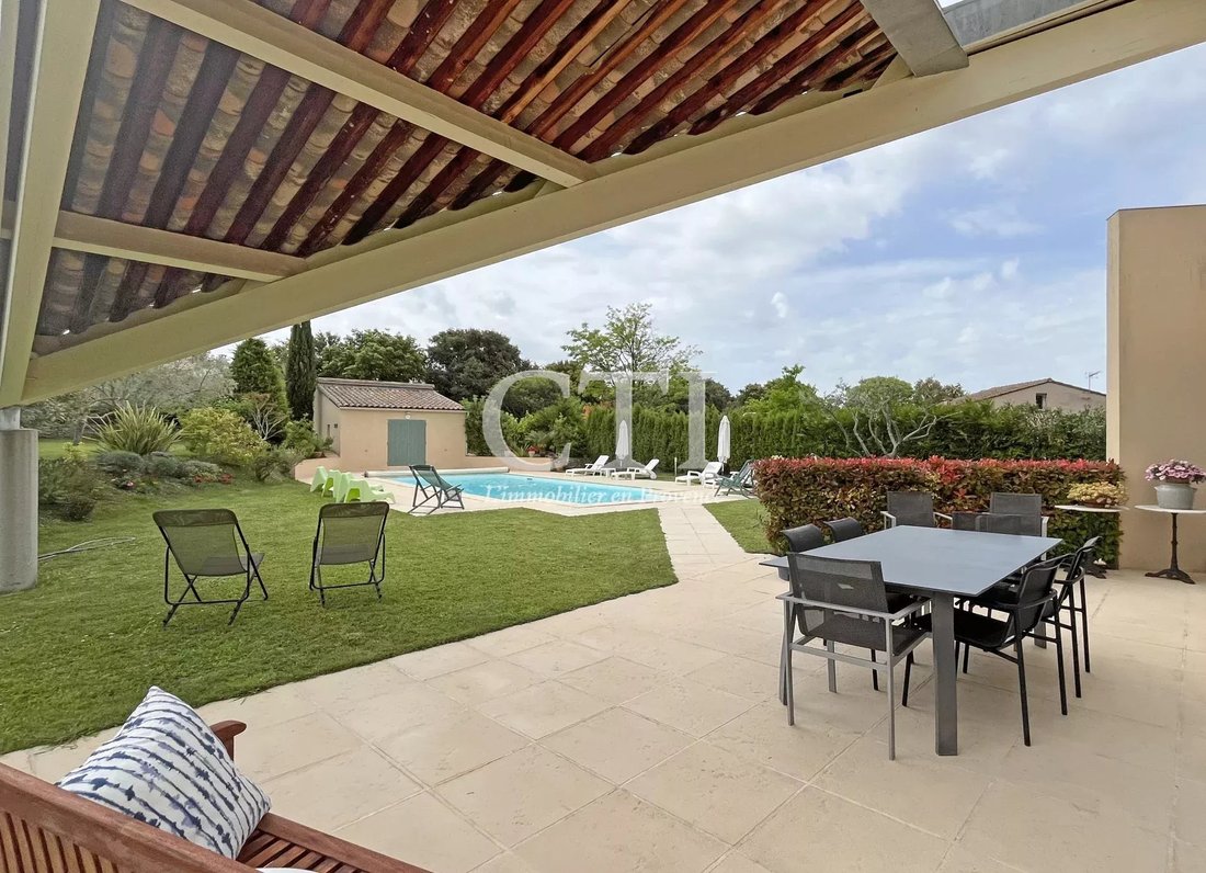 Estate in Nevons-route d'Apt, L'Isle-sur-la-Sorgue, France 5 - 17764538