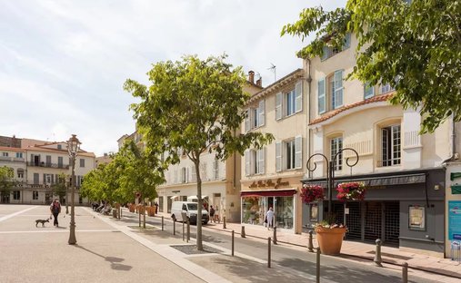Vieille Ville, Antibes, France 1
