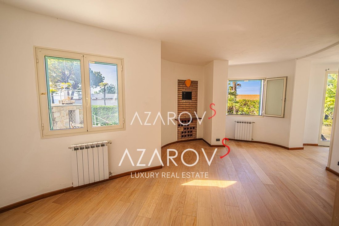 Villa in Bordighera, Liguria, Italy 4 - 12727186