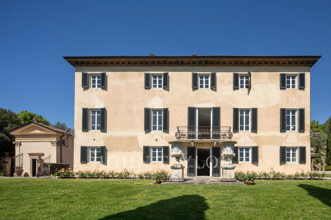 Villa in Historic Center, Lucca, Tuscany 2 - 17837526