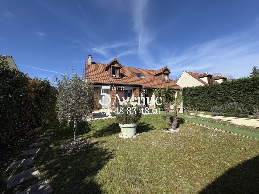 House in Sucy-en-Brie, Ile-de-France, France 1 - 17505781