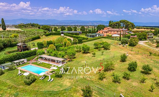 Villa in Castiglione del Lago, Umbria, Italy 1