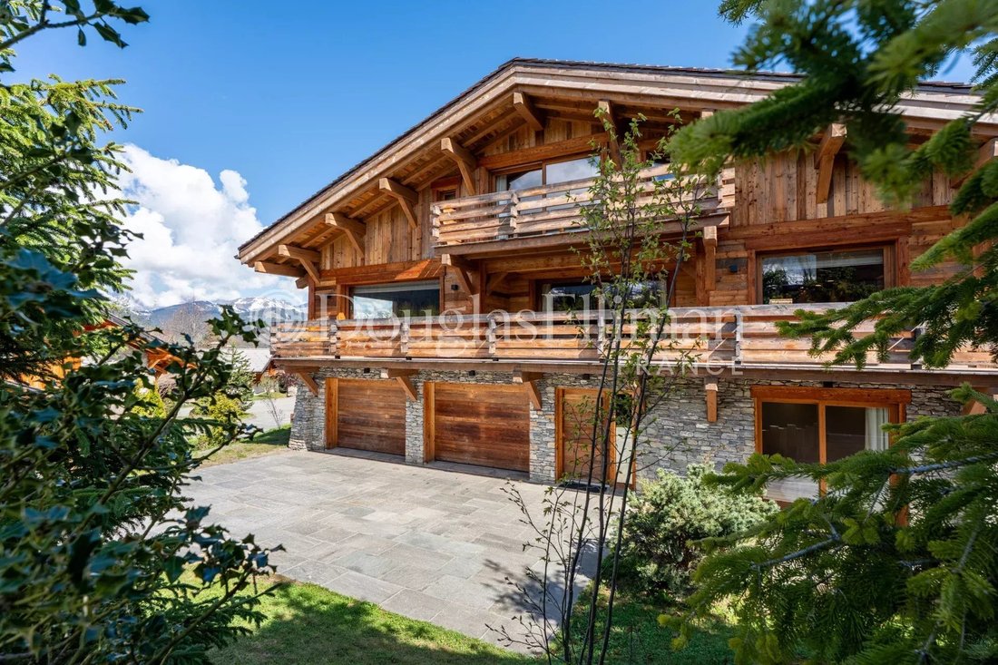 Chalet in Megève, Auvergne-Rhône-Alpes, France 1 - 17596540