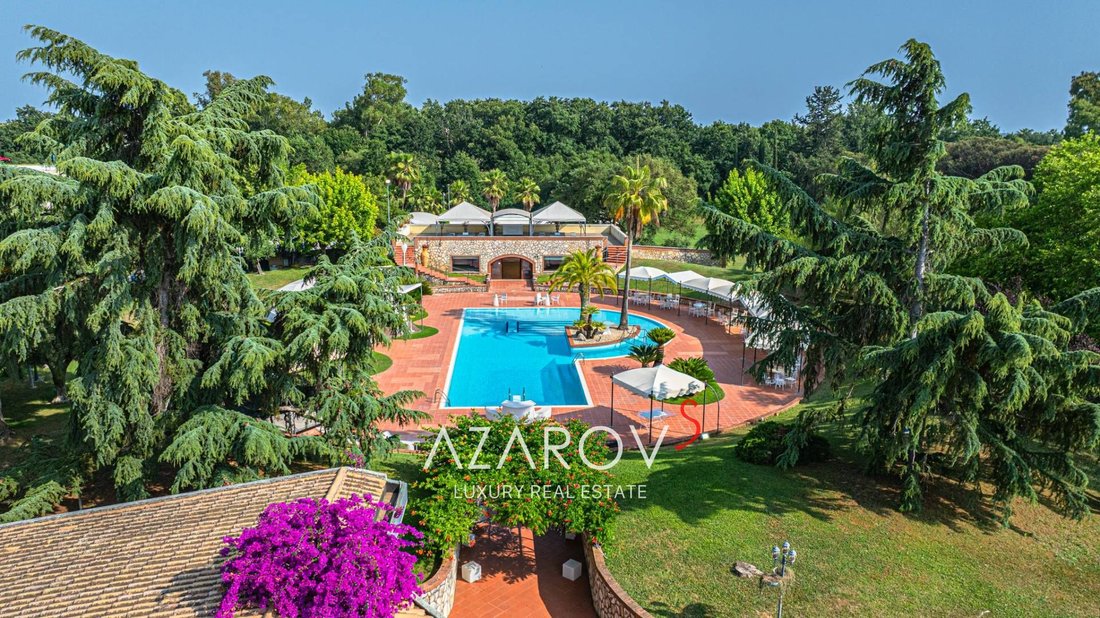 Villa in Historic Center, Latina, Lazio 1 - 15859408