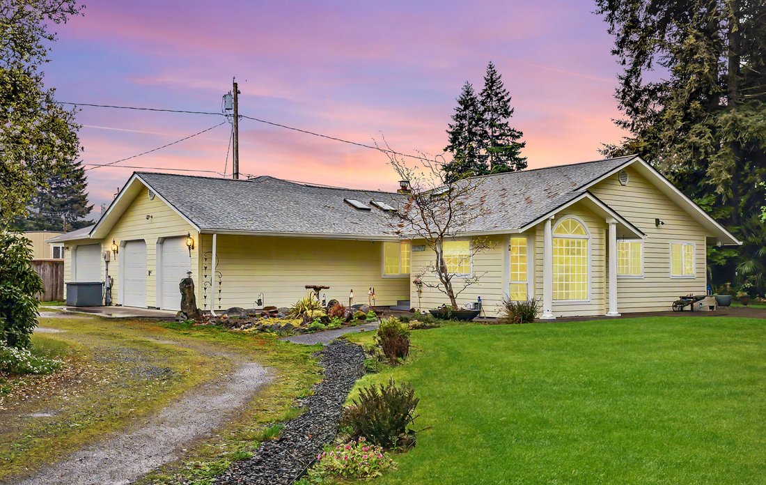 House in Centralia, Washington, United States 1 - 17837324