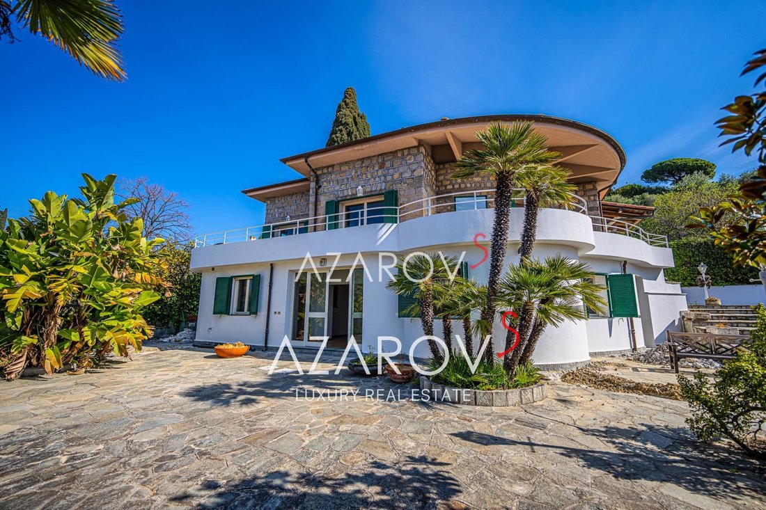 Villa in Bordighera, Liguria, Italy 1 - 12727186