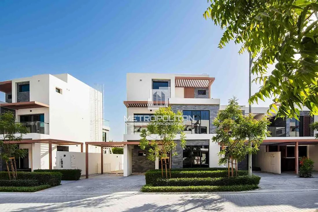 Villa in Damac Hills, Dubai, United Arab Emirates 1 - 17837606