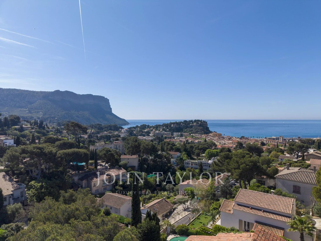 Villa in Petite Couronne, Cassis, France 1 - 17741197