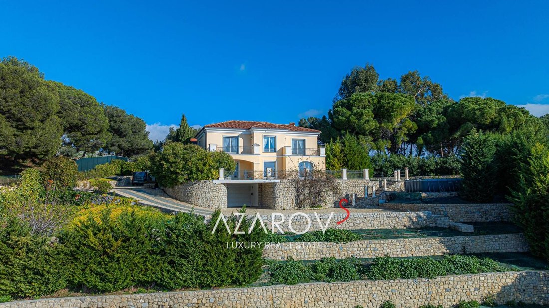 Villa in Bordighera, Liguria, Italy 1 - 13884377