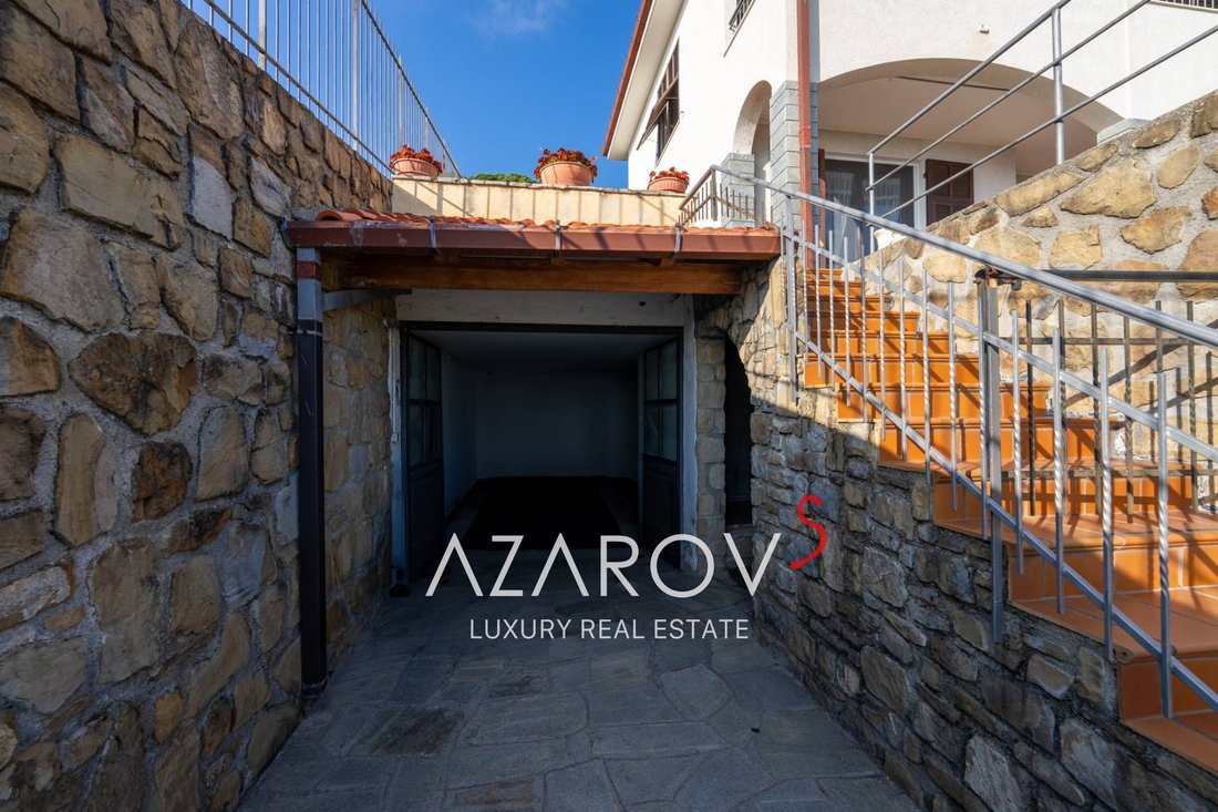Villa in Bordighera, Liguria, Italy 2 - 14900351