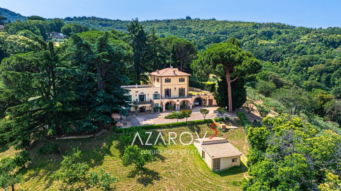 Villa in Frascati, Lazio, Italy 1 - 15809417