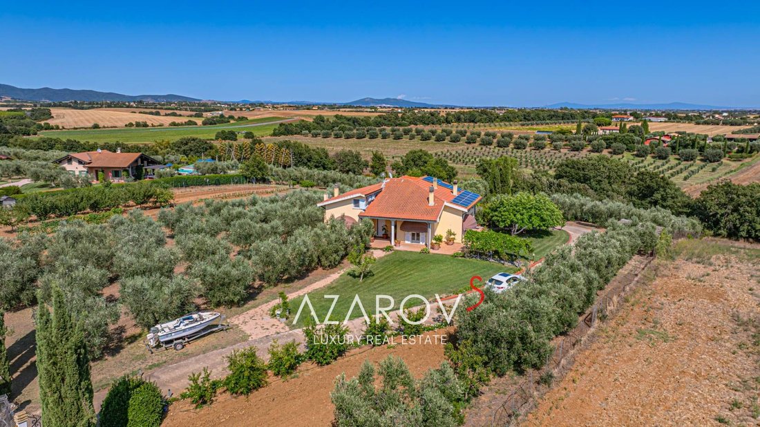 Villa in Montalto di Castro, Lazio, Italy 1 - 16088066
