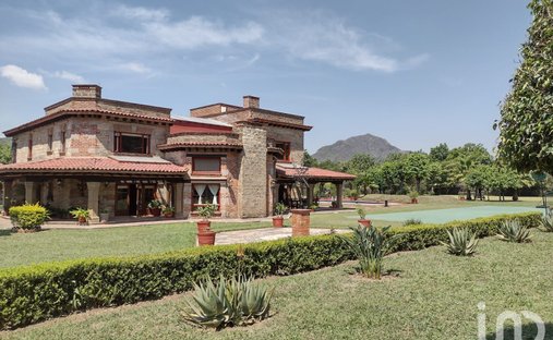 House in Amatlán de Quetzalcóatl, Morelos, Mexico 1