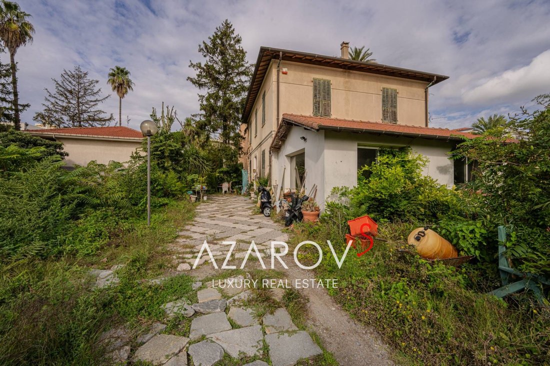 Villa in Bordighera, Liguria, Italy 4 - 14783952