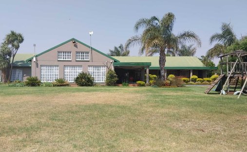 Farm Ranch in Pretoria, Gauteng, South Africa 1