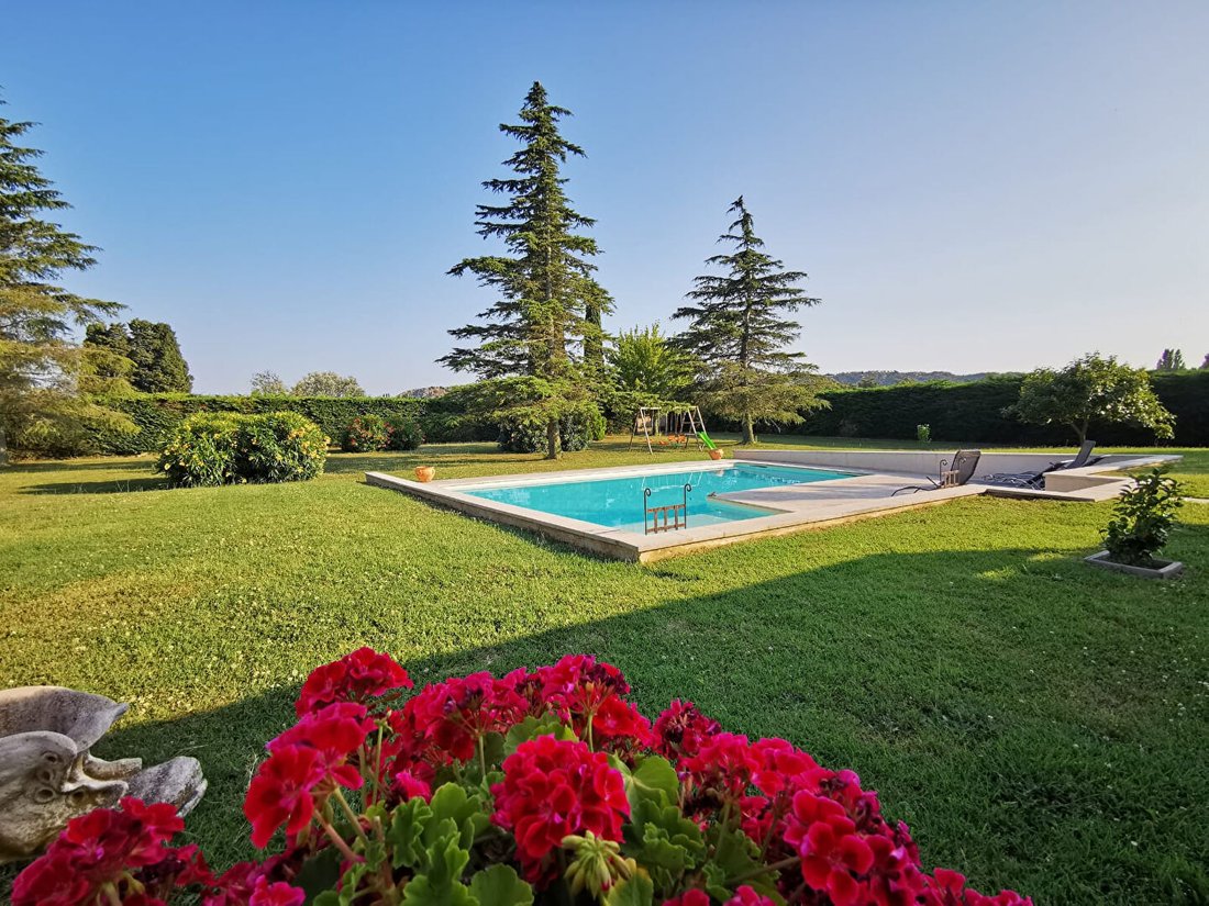Villa in Pujaut, Occitania, France 2 - 17837452
