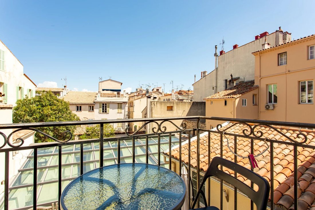 Vieille Ville, Antibes, France 5 - 17837343