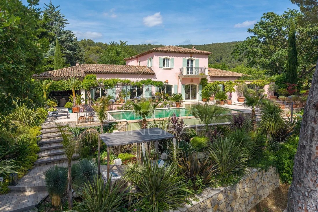 Estate in Vaugines-Les Faisses-Peyrard, Draguignan, France 1 - 17837338