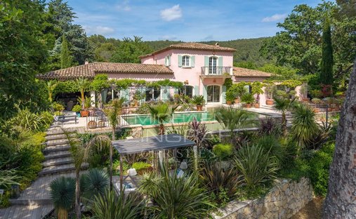 Estate in Draguignan, Provence-Alpes-Côte d'Azur, France 1