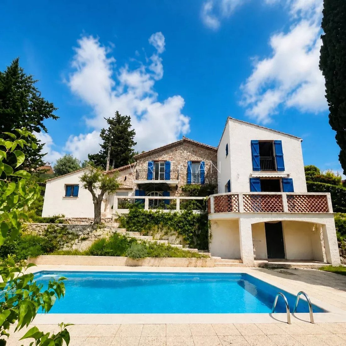 Villa in Bagnols-en-Forêt, Provence-Alpes-Côte d'Azur, France 4 - 17837359