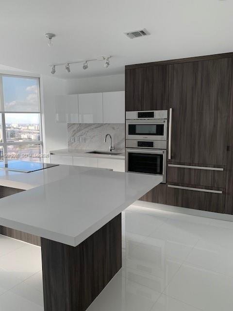 Condo in Miami, Florida, United States 3 - 17836419