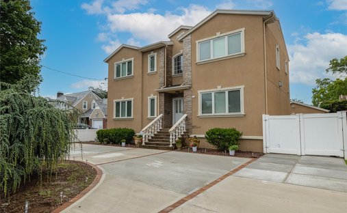 House in Oceanside, New York, United States 1