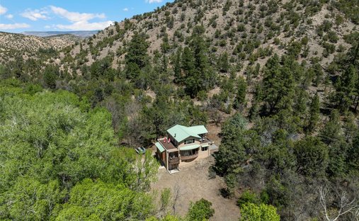 House in Cañones, New Mexico, United States 1