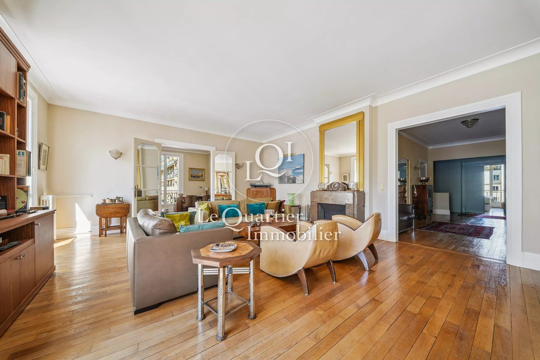 Apartment in Bois de Boulogne, Paris 16e Arrondissement, Paris 4 - 17837219