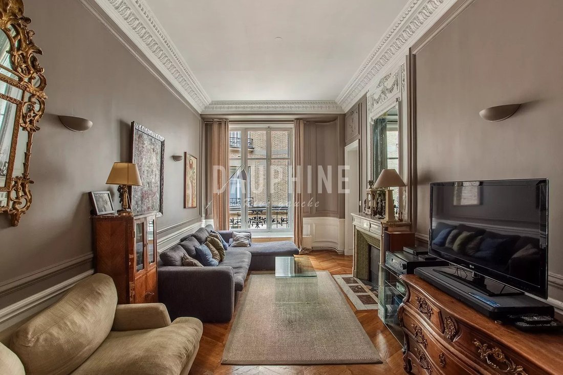 Apartment in Saint Thomas d'Aquin, Paris 7e Arrondissement, Paris 1 - 17837544