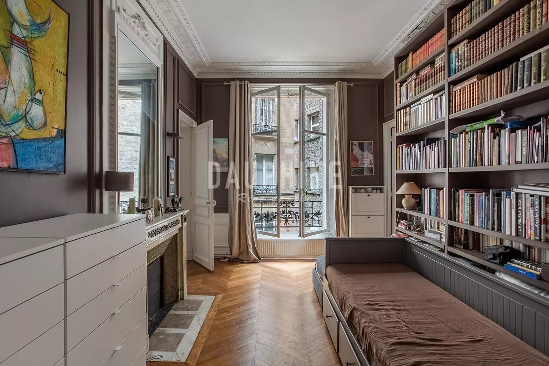 Apartment in Saint Thomas d'Aquin, Paris 7e Arrondissement, Paris 2 - 17837544