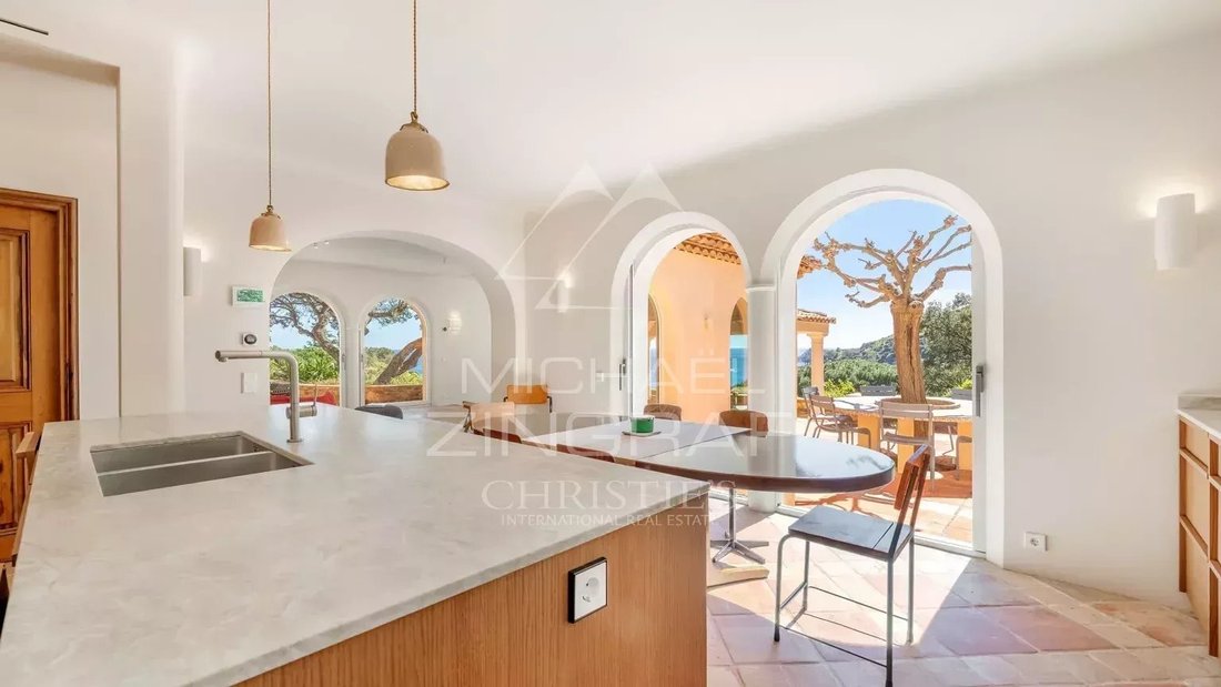 Villa in Ramatuelle, Provence-Alpes-Côte d'Azur, France 4 - 17837509