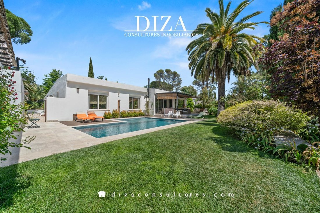 Villa in Somosaguas, Pozuelo de Alarcon, Comunidad de Madrid 1 - 17837435