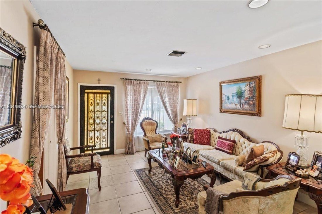 House in Miami, Florida, United States 5 - 17836420