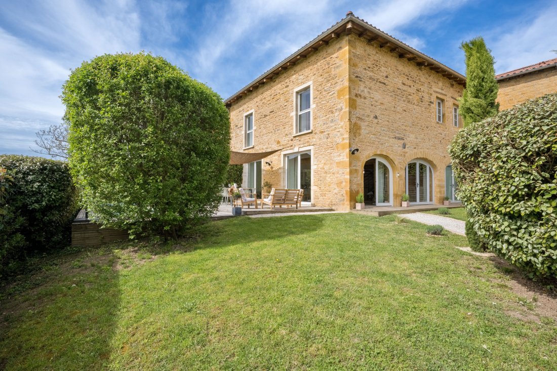 House in Legny, Auvergne-Rhône-Alpes, France 1 - 17837155