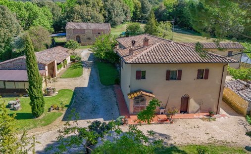 Country House in Sovicille, Tuscany, Italy 1