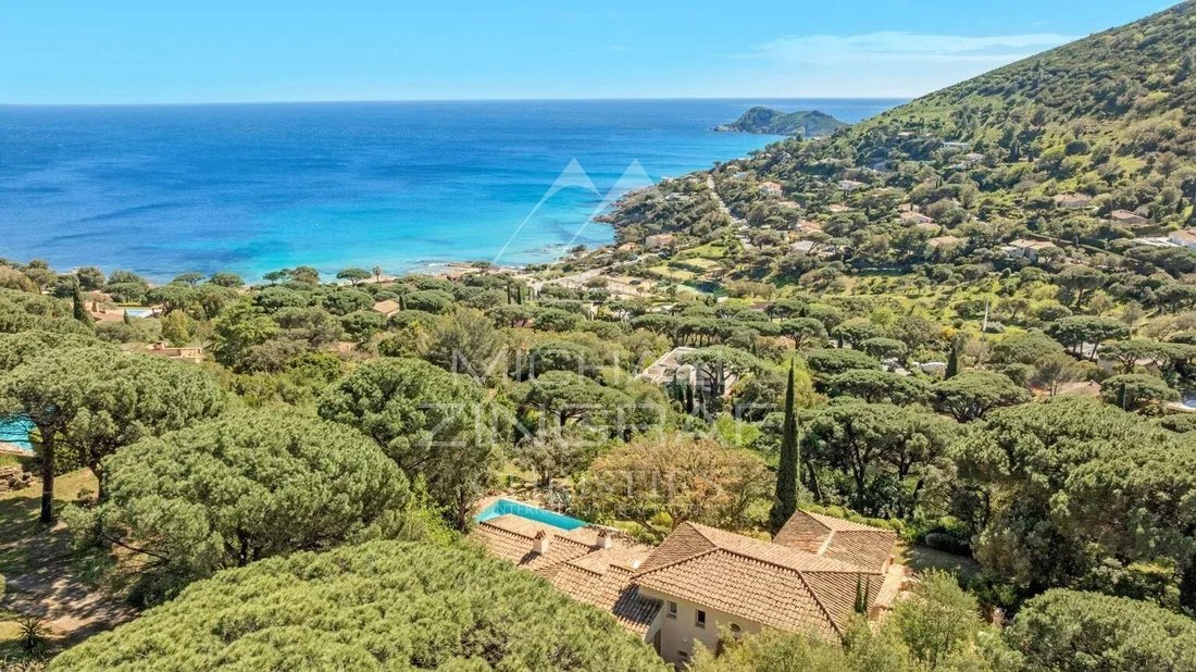 Villa in Ramatuelle, Provence-Alpes-Côte d'Azur, France 2 - 17837509