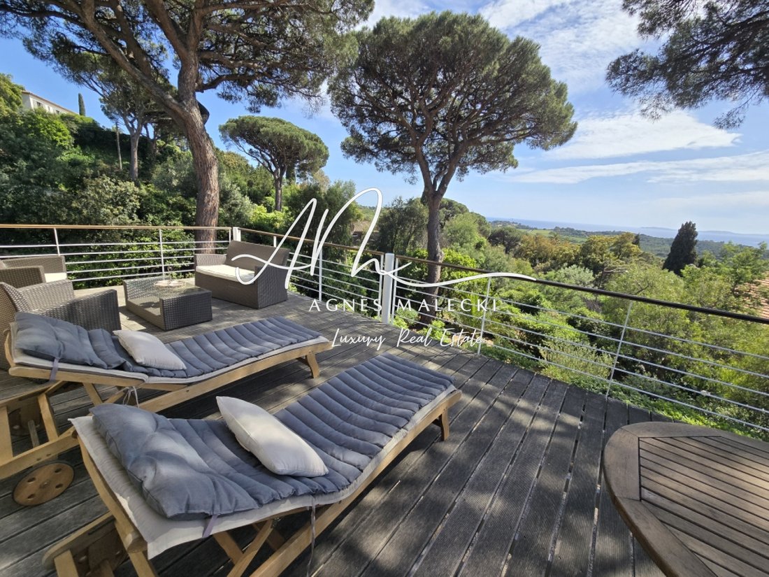 Estate in La Croix-Valmer, Provence-Alpes-Côte d'Azur, France 2 - 17837107