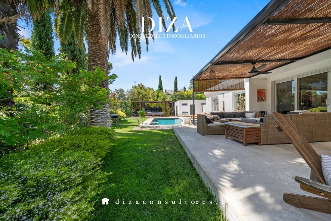 Villa in Somosaguas, Pozuelo de Alarcon, Comunidad de Madrid 2 - 17837435